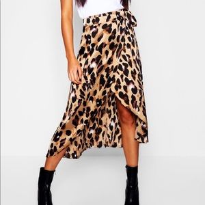 Leopard skirt